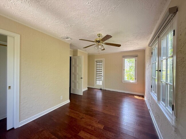 Building Photo - 2935 Monterey Rd