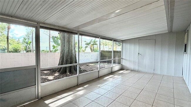 Building Photo - 302 Soldier Sq