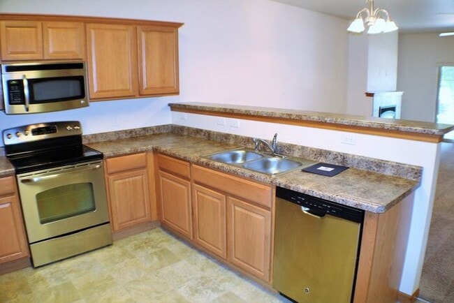 Building Photo - $1,305 | 2 Bedroom, 2 Bathroom | PET Frien...