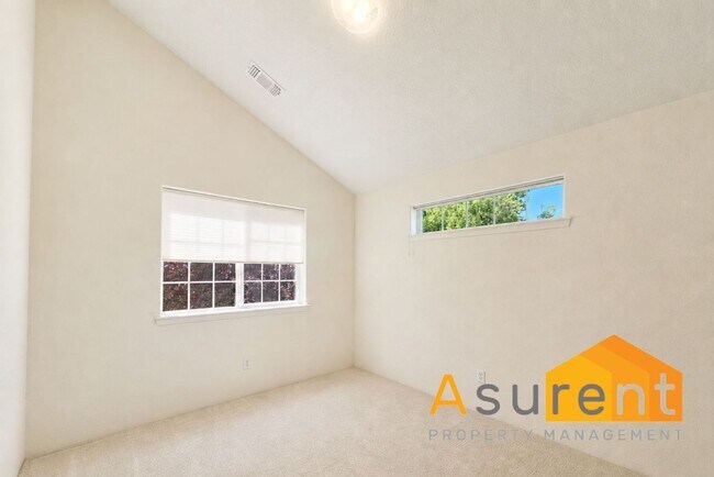 Building Photo - 500 Starflower Ln