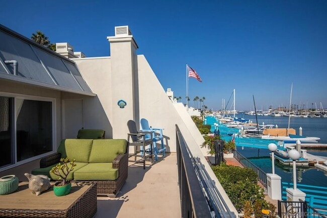 Building Photo - 8 Antigua Ct