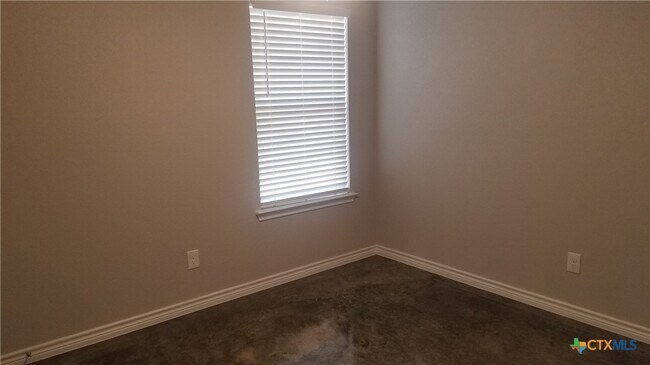 Building Photo - 202 Lowes Blvd