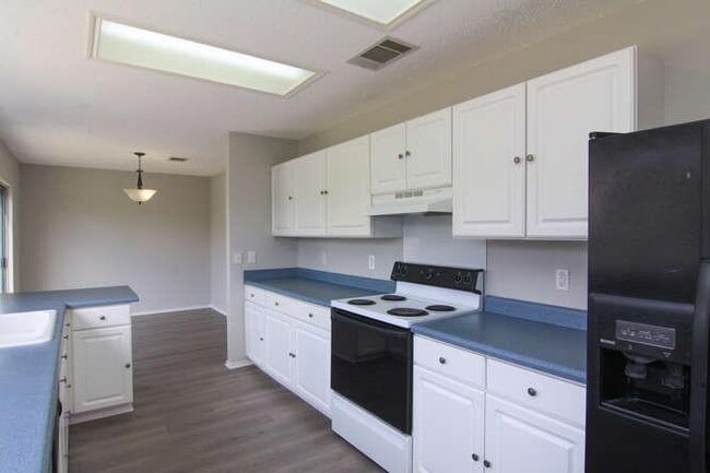 Building Photo - 12912 Latchwood Ln