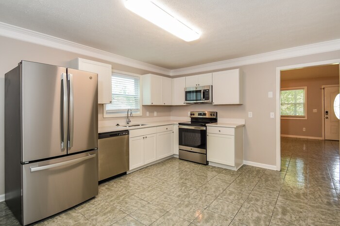 Building Photo - 3760 Cherokee Overlook Dr