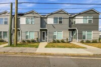Building Photo - 2725 Whittle Springs Rd