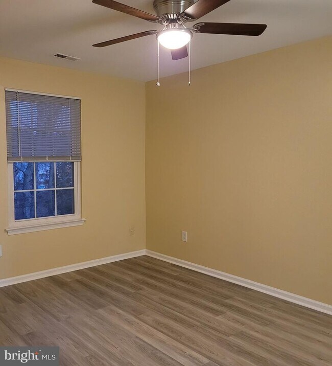 Building Photo - 1405 Huntingdon Mews