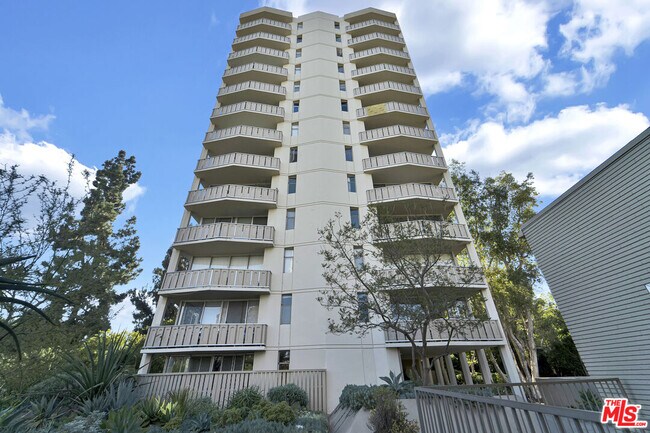 Building Photo - 4455 Los Feliz Blvd