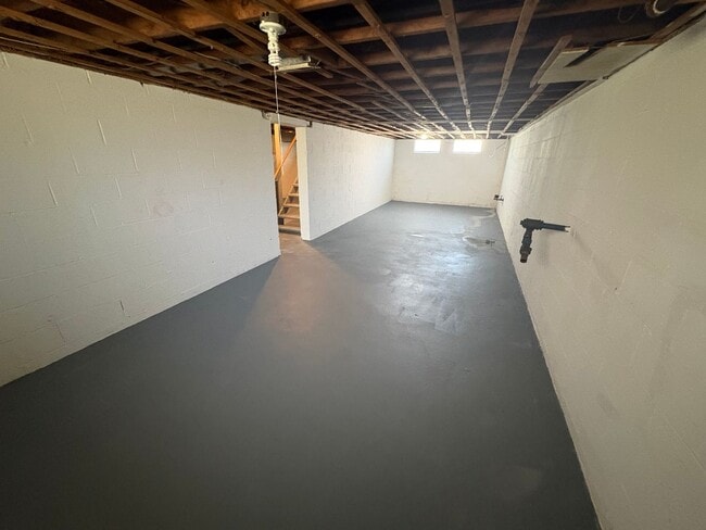 Building Photo - 525 S Everett.