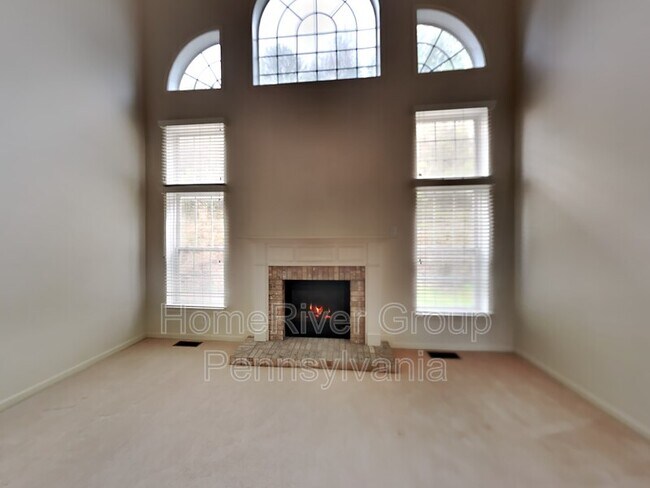 Building Photo - 145 Tanglewood Dr