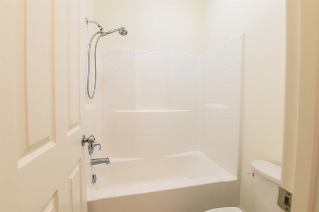 Building Photo - 3952 Serena Ave