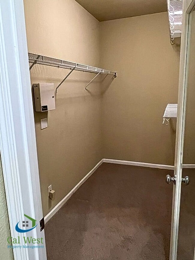 Building Photo - $3995 - 3 Bed/2.5 Bath Two Story Home in D...