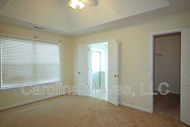 Building Photo - 500 Cliffview Ct