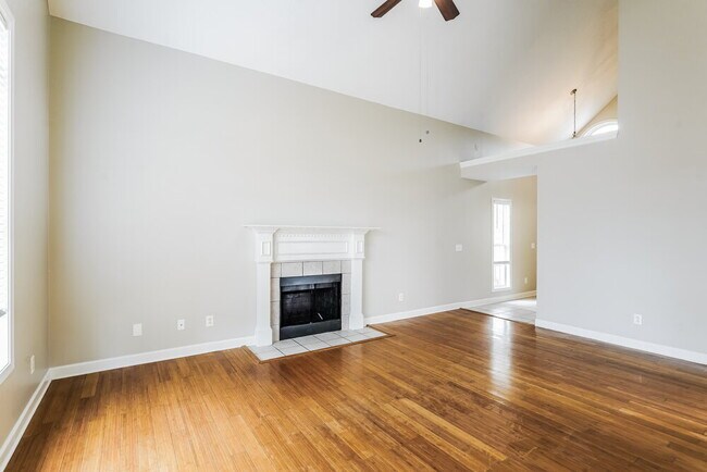 Building Photo - 906 Bexley Dr