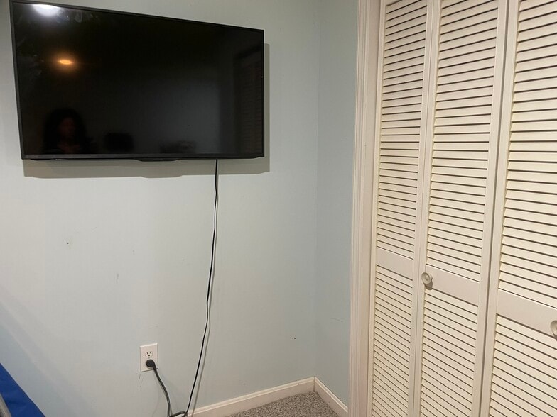 Building Photo - 19 Lafayette Rd