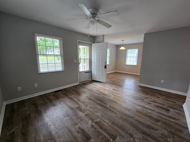 Building Photo - !!!!300 Off Rent!!! Available Now! Great Durham location newly remodeled. Single family home.