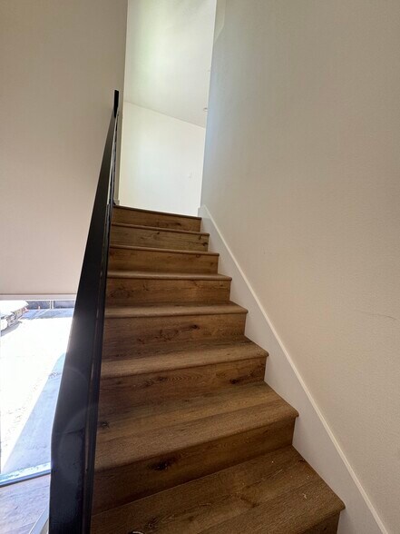 Building Photo - 5871 Towne Ave