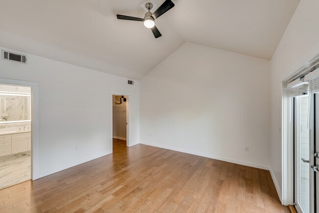 Building Photo - 2604 Thomas Ave