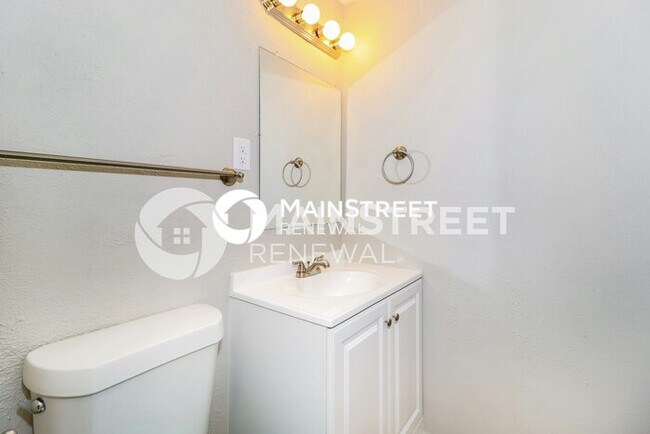 Building Photo - 3 Bedroom Pet-Friendly Home in Memphis, TN with Main Street Renewal