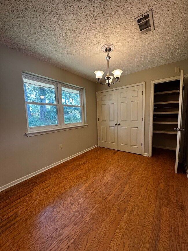 Building Photo - 3BD/2BA House for Lease in Jackson Park - Central Community