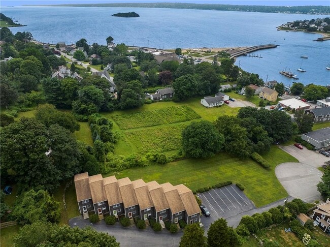 Building Photo - 33 Sakonnet E
