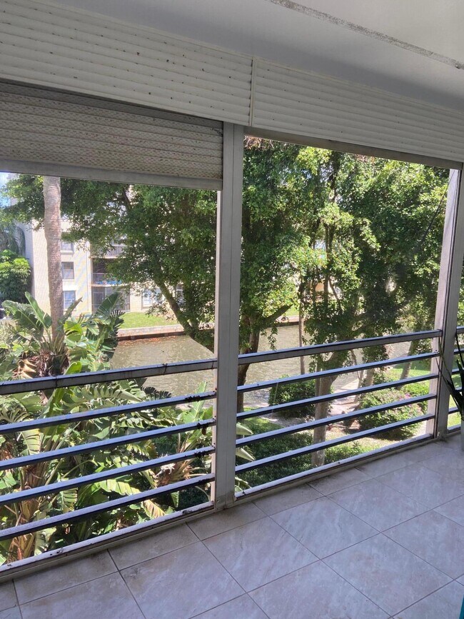 Building Photo - 200 Waterway Dr S