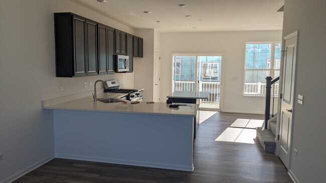 Building Photo - 12383 Tinsley St