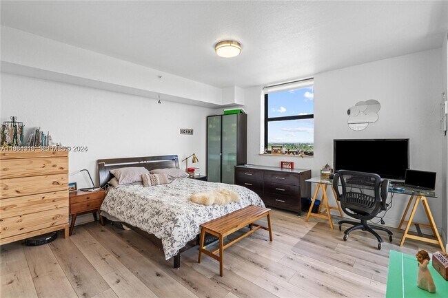 Building Photo - 2301 SW 27th Ave