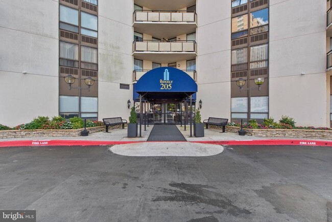 Primary Photo - 205 E Joppa Rd