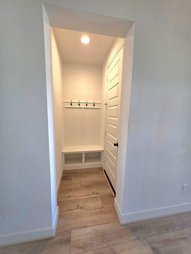 Building Photo - 15365 Legacy Pk Wy