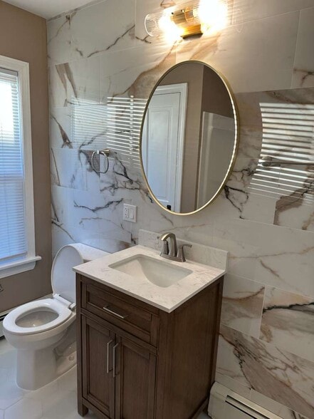 Bathroom - 9 Spruce St