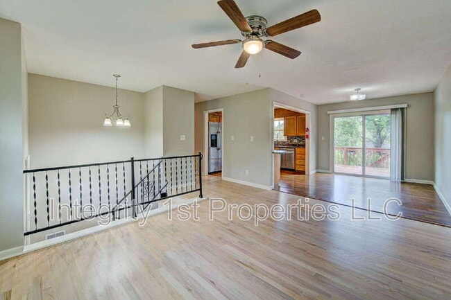 Building Photo - 6910 NW Belvidere Pkwy