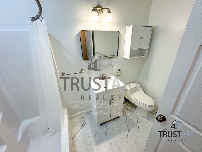 Building Photo - 910 N 41st St