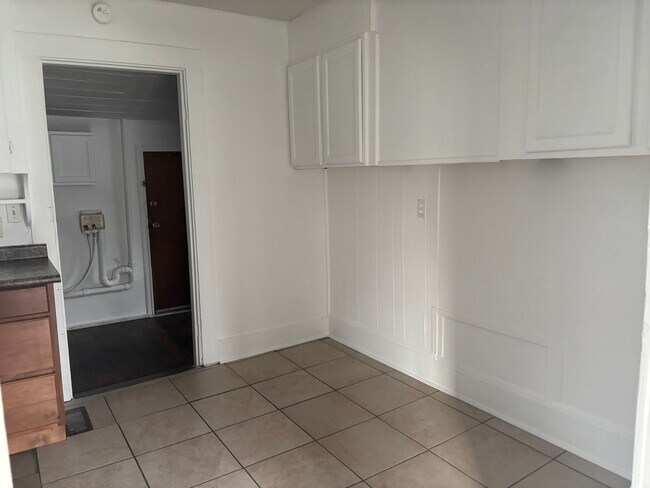 Building Photo - Peaceful Living: 2-Bed Home with Spacious Backyard