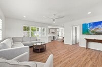 Building Photo - 110 N Kalaheo Ave