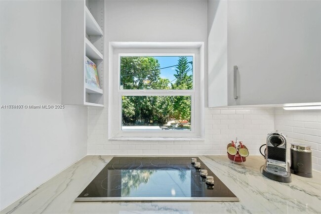 Building Photo - 821 84th St