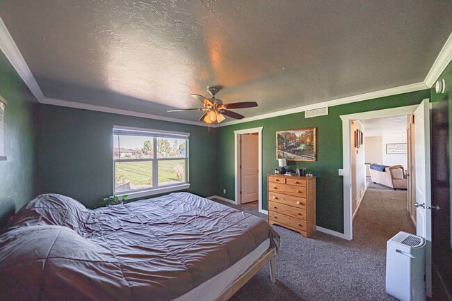 Building Photo - 416 W 260 N