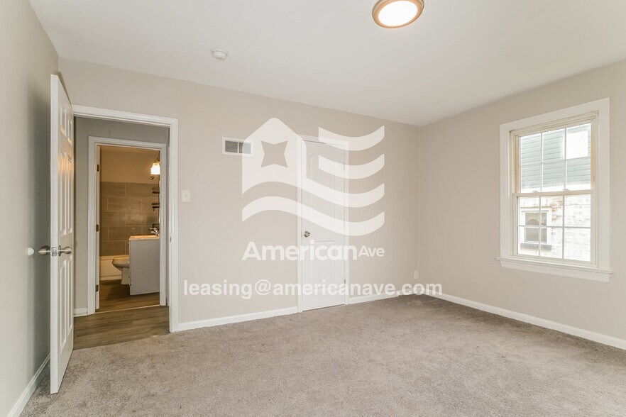 Building Photo - 2370 S Milton Ave