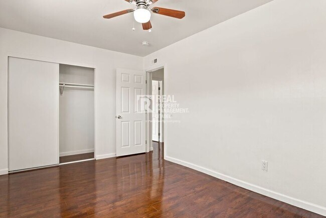 Building Photo - 3009 Canyon Crest Dr