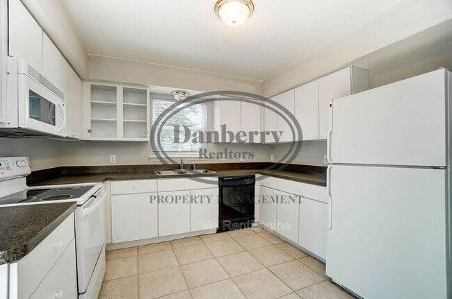 Building Photo - 3733 Willow Run Dr