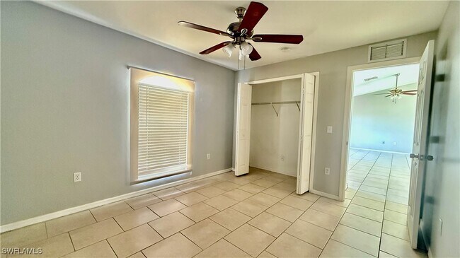 Building Photo - 528 Peerless Cir