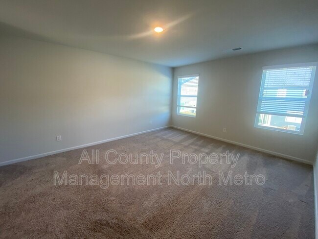 Building Photo - 5340 Melbourne Ln