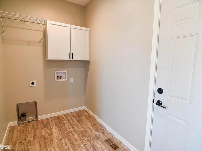 Building Photo - 2501 N Terrace Dr