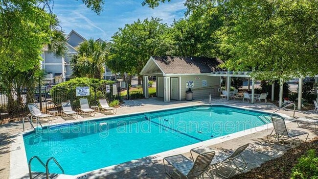 Building Photo - 242 Little Oak Island Dr