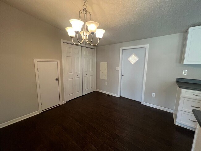 Building Photo - Introducing a charming 4-bedroom, 2-bathroom house in the desirable Gastonia, NC area