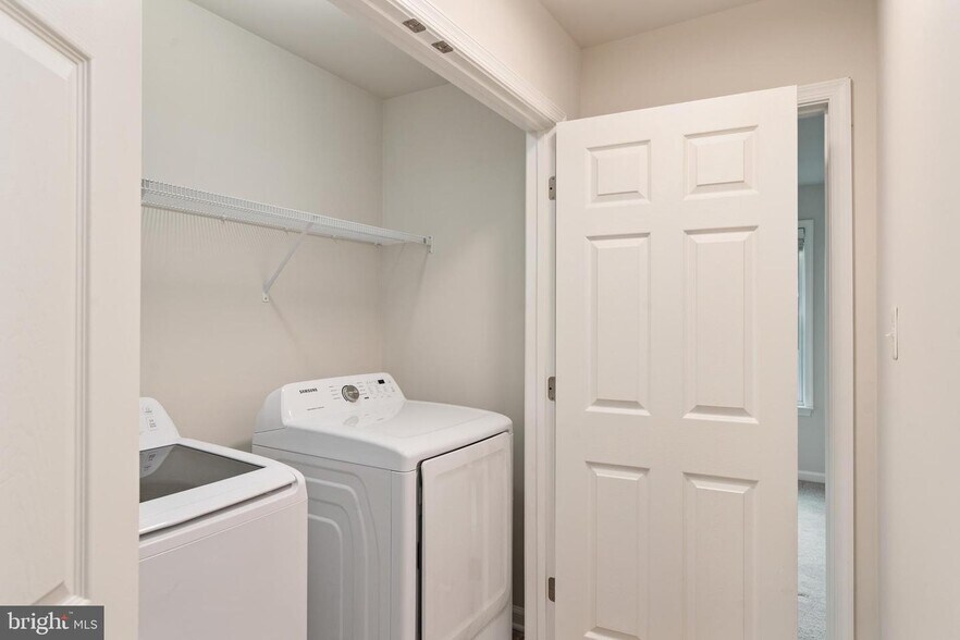 Upstairs Laundry - 1196 Holly St