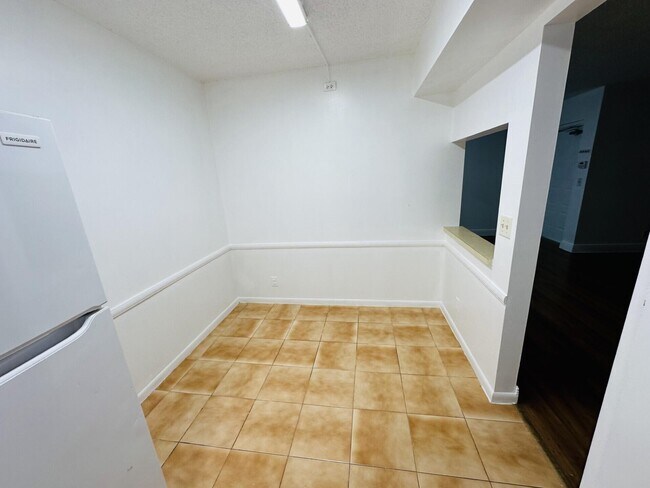 Building Photo - 1115 Green Pine Blvd