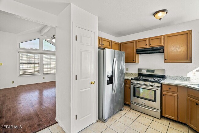 Building Photo - 2904 Lake Champlain St