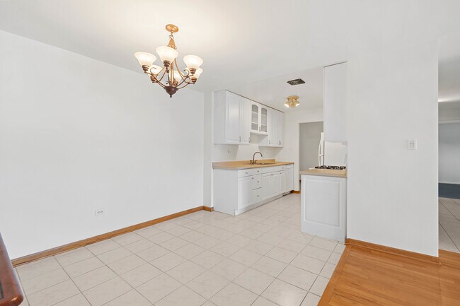Building Photo - 8970 N Parkside Ave