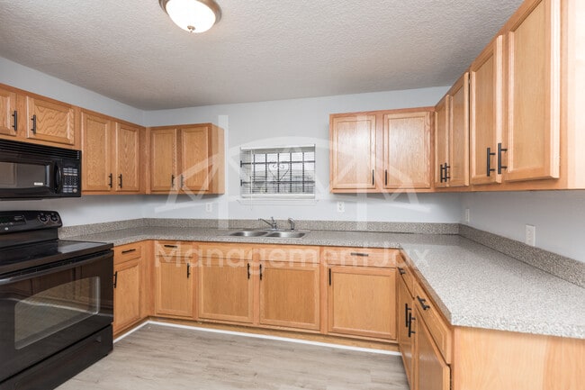 Building Photo - 1610 W 33rd St