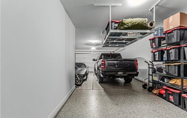 Building Photo - 5059 N 183rd Ln